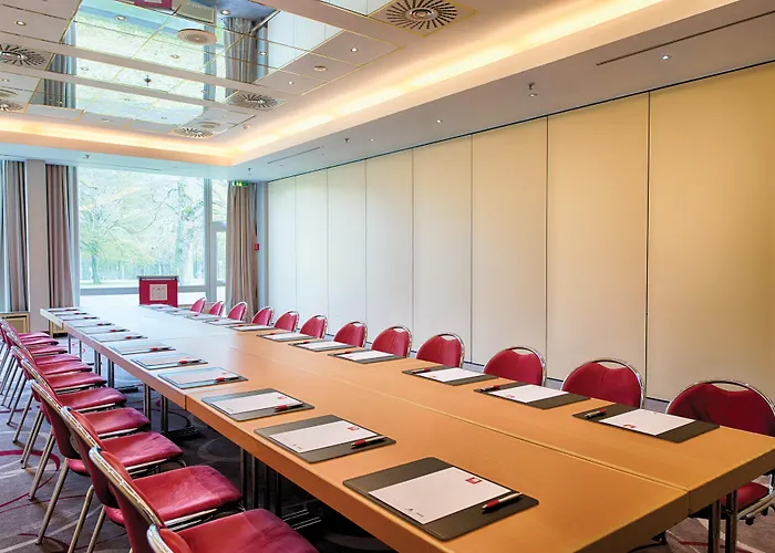 Hotel Leonardo Frankfurt South 4*