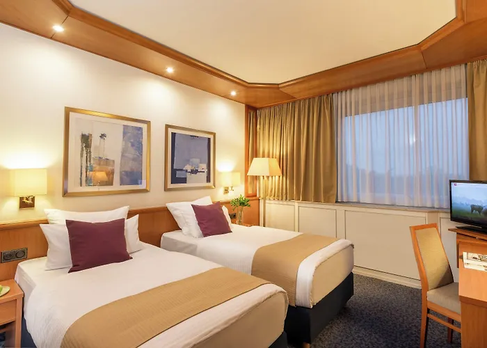 Hotel Leonardo Frankfurt South 4*