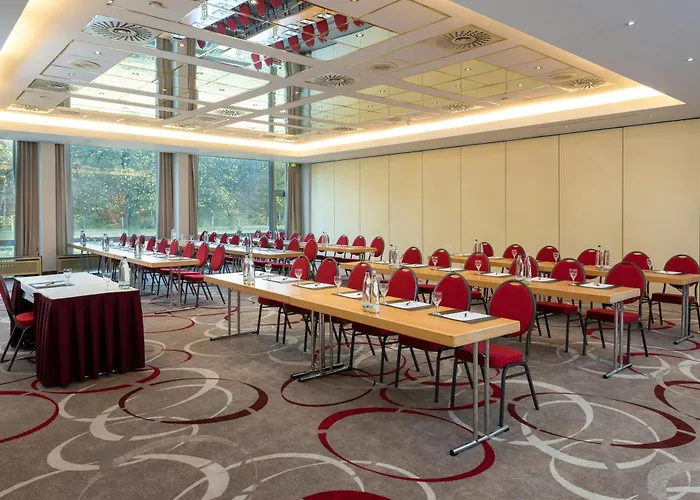 Hotel Leonardo Frankfurt South 4*