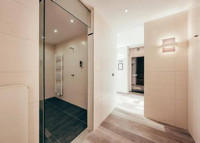 Hotel Leonardo Frankfurt South 4*