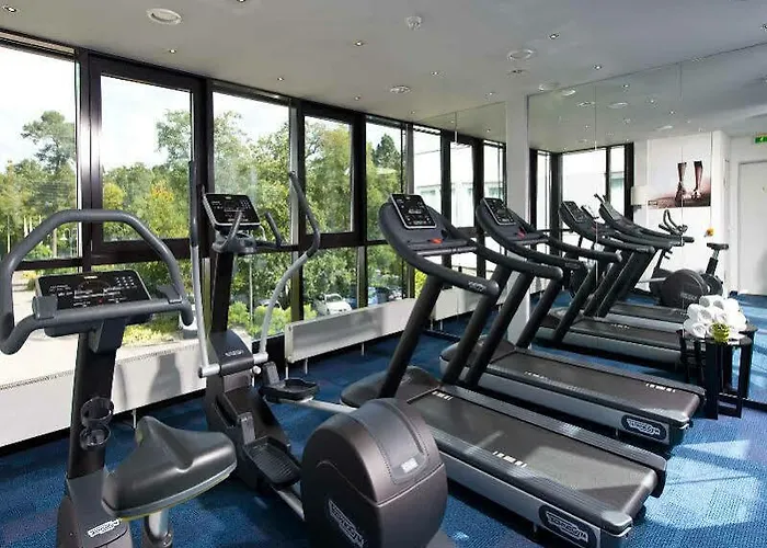 Hotel Leonardo Frankfurt South 4*